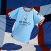9656 PACK JUNIOR MANCHESTER CITY DOMICILE. ENSEMBLE MAILLOT ET SHORT 2022 2023